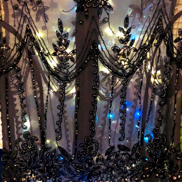 💋 NEW LOWER PRICE‼️
Carol Horn’s 100% Silk Sequence, Embroidered Top Med. 1970 - Picture 14 of 16